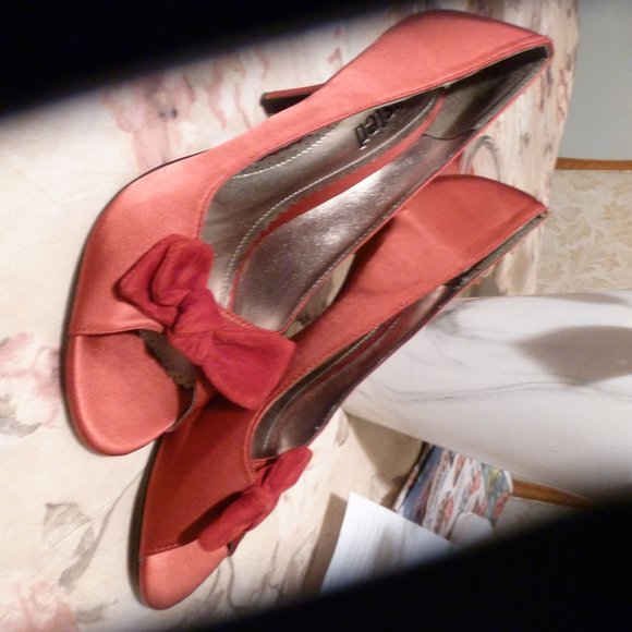 Unlisted Red  Peep Toe Heels with Bow  sz 10 NWOP - Picture 13 of 15